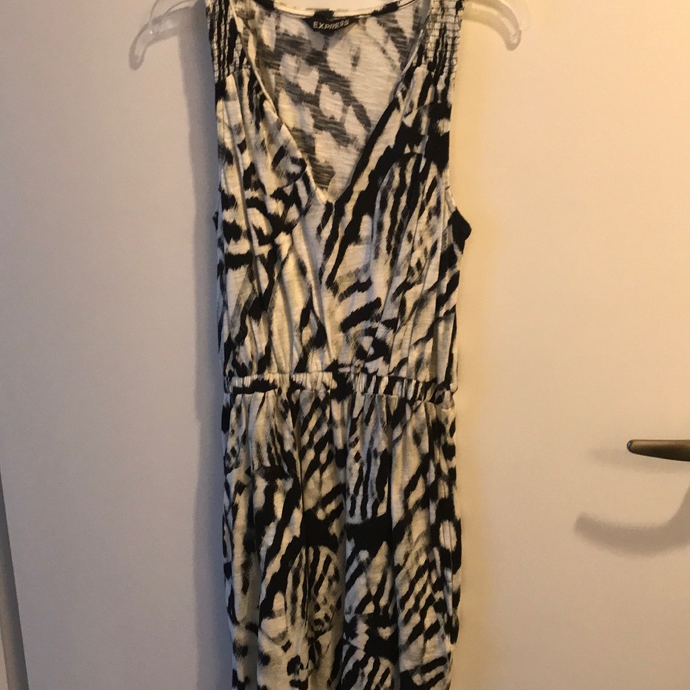 NWOT XS Express Dress